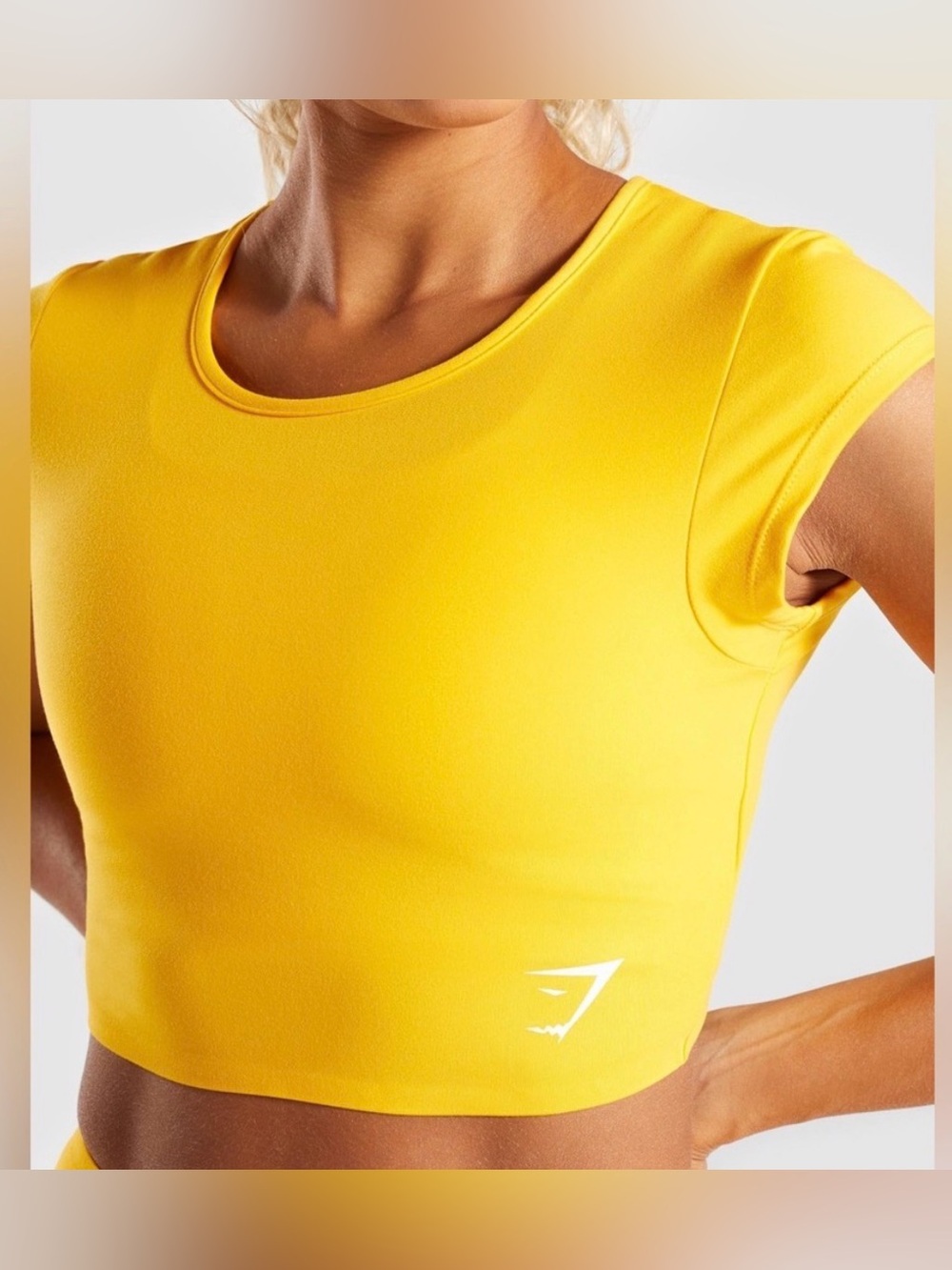 Gymshark Women’s Dreamy Crop Top Dry Fit Shirt Activewear Yellow Size S Gorpcore